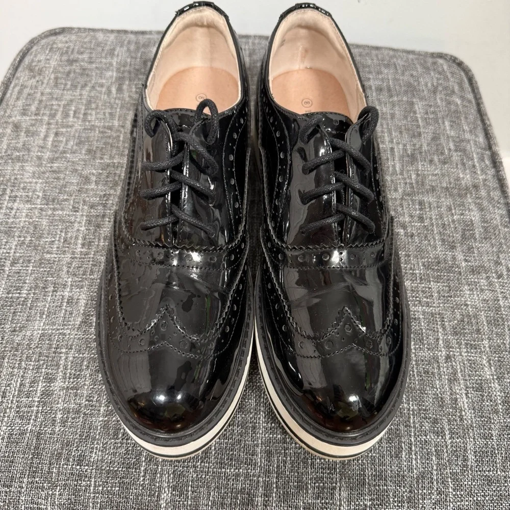 Bruno Marc Women's Elegant Wingtip Platform Oxfords, Size 8, Great Condition!